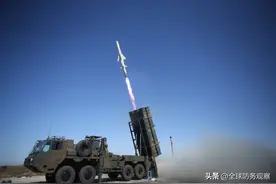 日本对俄提出领土要求，还要部署中程导弹，俄军在日本海试射导弹图片