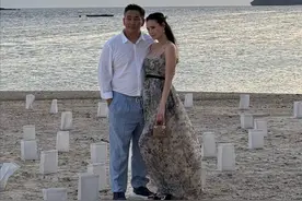 林恬儿办结婚周年派对，穿婚纱与丈夫在海边宣誓，结婚十年仍恩爱图片