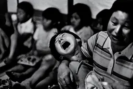 日本啥都敢往海里倒！1950年“水俣病”事件：人如丧尸，动物自杀图片