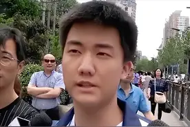 提前15分钟交卷，公然嘲讽高考题目太垃圾的林欢，到底考了多少分图片