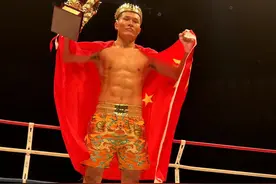 创造历史！刘策连续三场KO 拿下K1无差别冠军！图片