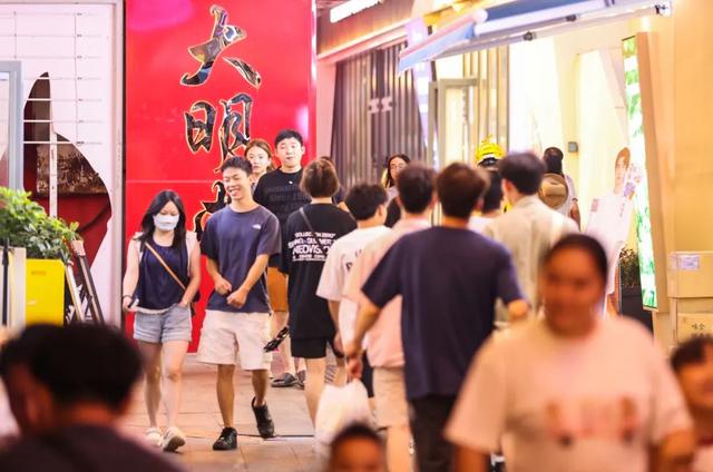 贵阳太平路，越夜越精彩！