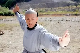 方世玉怎么死的？一身铜筋铁骨，却被师太踢中罩门，24岁死于非命图片