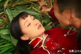 《红高粱》九儿：与余占鳌进高粱地，比妖娆放荡的田小娥更奔放图片