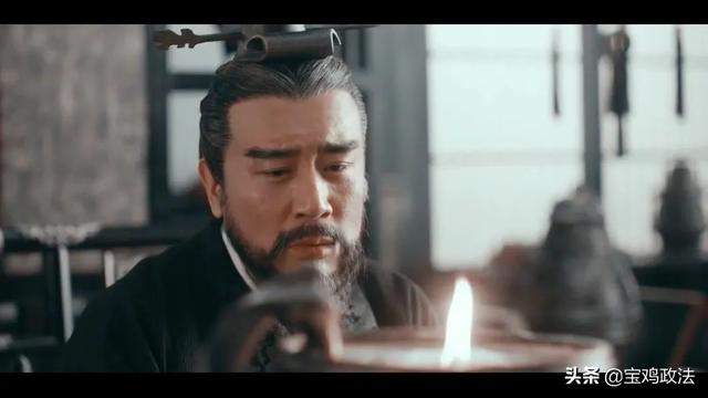 最脍炙人口的10首诗，读来慷慨激昂，方显英雄本色