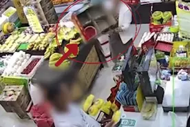 女子大骂水果店黑店！半个月前买西瓜放坏后要求赔偿图片