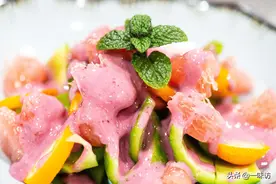 柚子和黄瓜做沙拉，教你一款酸甜口味沙拉酱，拌什么水果都好吃！图片