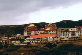 三过其门而不入—归化寺图片