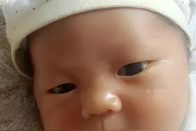 宝宝为什么喜欢吐舌头，宝宝爱吐舌头和大脑发育有关？图片