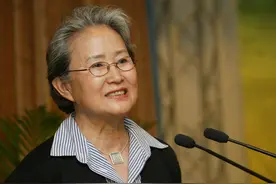 第十一届茅盾文学奖即将揭晓，梳理过去十届茅奖我们发现，获奖最多的是她图片