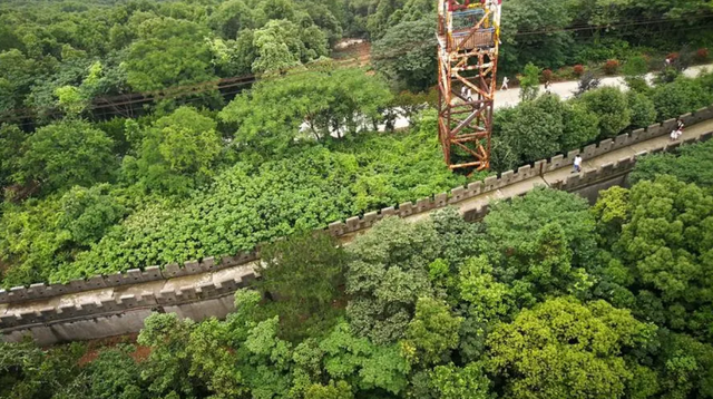 家家住别墅开豪车，全国第一村华西村，为何会“富极而衰”？