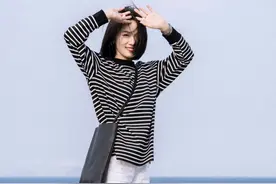 春夏来一双“小白鞋”，搭遍衣橱所有单品，时髦洋气，完全不挑人图片