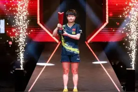 大满贯赛:孙颖莎成就三冠王，除了感谢队友，更要感谢一故人图片