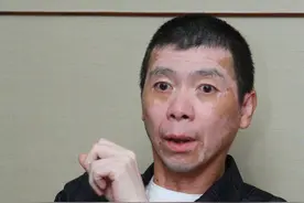 不治自愈？冯小刚不打针不吃药，白癜风消失了，真是神奇图片