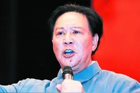 1989年，古月受邀参加国宴，杨白冰上将满含热泪：给毛主席敬礼！图片