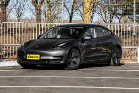 预算23万左右，选入门版Model 3，还是选高配版雅阁？图片