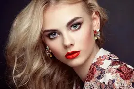 女人盯着你看时，她在想什么？图片