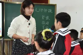 老师只适合教书不适合考试？教育局组织老师考试，成绩单叫人无奈图片