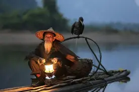 人民币20元背面图案里的老爷爷于2月18日凌晨4点去世了！图片