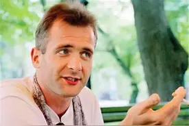 库奇马：唯一获得连任的总统，造就寡头政治，被一桩案子击倒图片