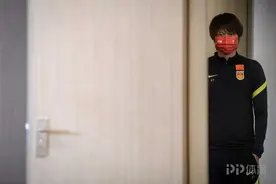 足球报：李铁通过经纪公司操控国脚入选 上任后仍操控着武汉队图片