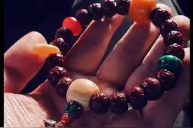 藏民手中的文玩为啥包浆浑厚？其实关键在这里图片