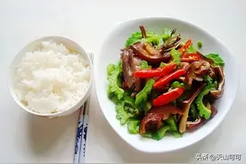 腊猪耳朵怎么吃？看这里，荤素搭配简单快手，爽口脆嫩真好吃图片