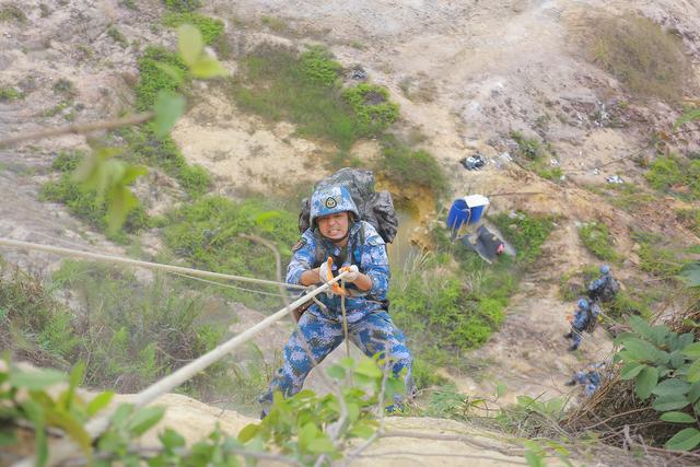 建军95周年丨陆军特种兵——跟随人民日报记者探访中国特种兵
