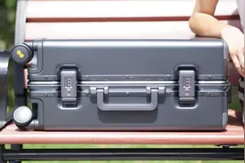 行李箱密码忘记了怎么解决？如何更改行李箱的密码图片