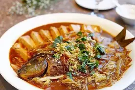 炖鲤鱼，如何把土腥味去掉，教你3招，不腥不烂不破皮，真好吃图片