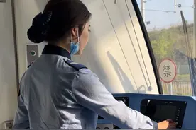 地铁司机武婧涵：从无到有，地铁成为市民出行的首要选择｜这10年，我与贵州共成长图片