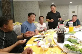 举办宴席，说什么开场白更显大方得体？行家：谨记这3句，不出错图片