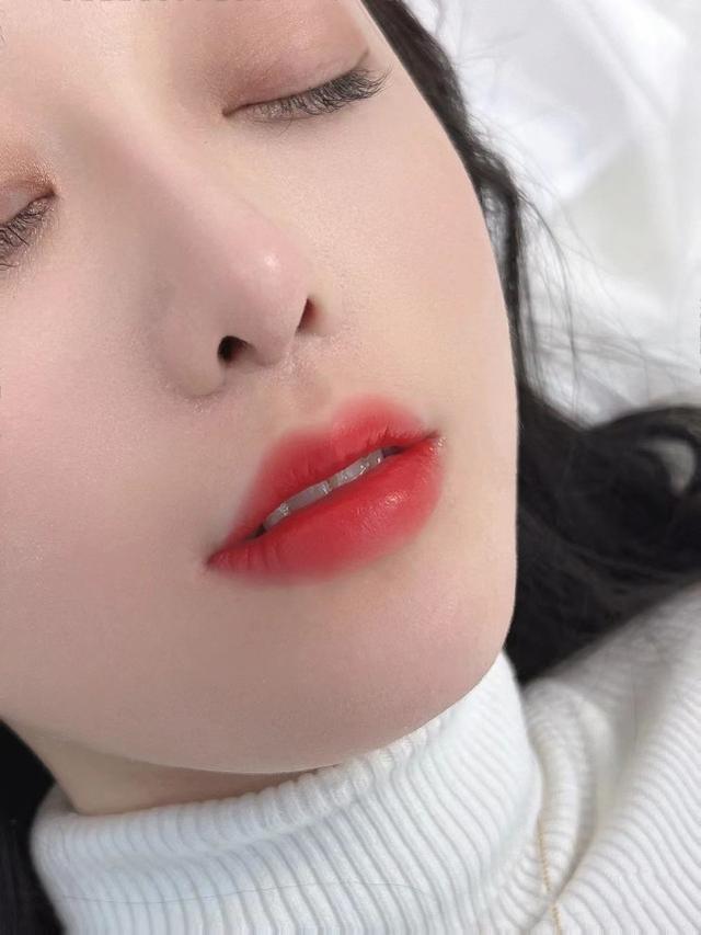 唇色发玫,老式唇线,怎么改?