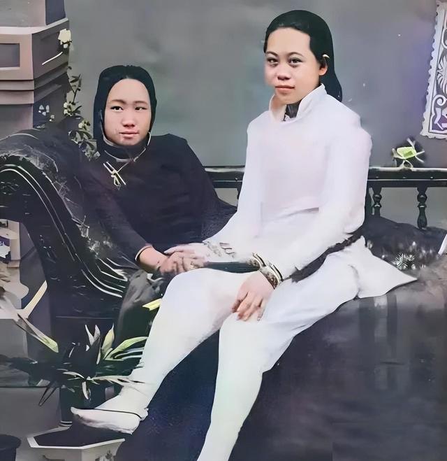 晚清老照片，名妓果然是名妓，就算是放在今天那也是妥妥的美女