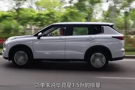三菱欧蓝德：纸糊的一样#大飙车图片