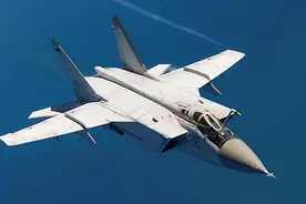 “狐蝠”续章，能刷大火箭的高端截击机——解读米格-31截击机图片