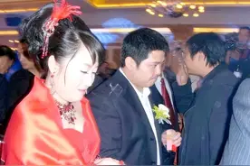 赵本山女儿赵玉芳：倒贴300万下嫁穷小伙，结婚15年被丈夫宠成宝图片