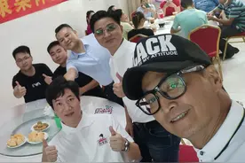 何家劲为工厂员工开生日会，饭堂办自助餐派对，地瓜玉米摆满桌图片