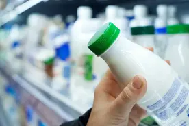 同样是乳制品，为什么有的能室温储存、有的必须冷藏？图片