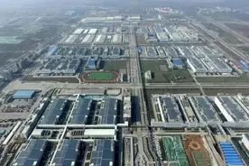 郑州富士康宿舍区废弃商业街调查：工人离开后，这里就被废弃了图片