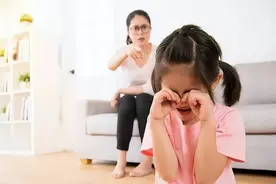 惩罚孩子要避开三个坑！学会十招，不打也不骂，教会孩子守规矩图片