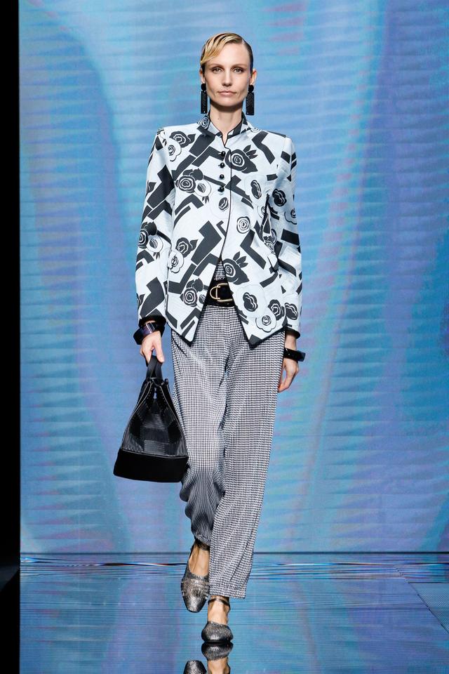 ������Armani��Ʋ��ø��ּ���ͼ����ӡ���������·������۶�