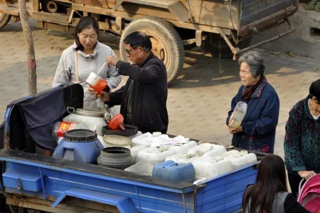 广东4款放心食醋，经鉴定，由100%纯粮精制，氨基酸最高的达8种