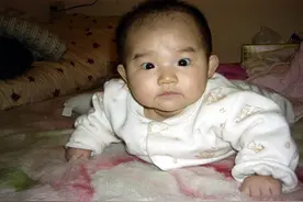 “一爬到底”的宝宝更聪明？错过爬行期难补救，要学会引导图片