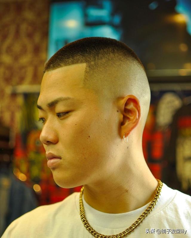 男生额头高适合什么发型图片,男生剪"露额"发型阳光帅气,这三款发型