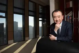 王健林：断臂轻身返牌桌图片