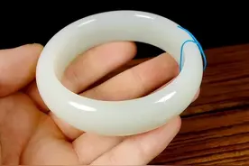 女性左手坚持佩戴“玉手镯”，或可会带来这6个变化，你了解吗？图片