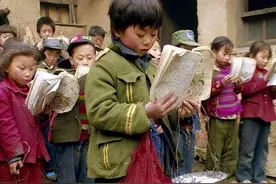 时隔40年再看7080后语文课本插图，网友：是童年回忆，看完泪奔了图片