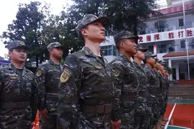 又帅又飒，21式军服穿上了图片