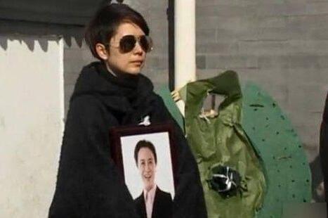 演员柏寒：丈夫意外离世，她又患癌，留下儿子给海清养